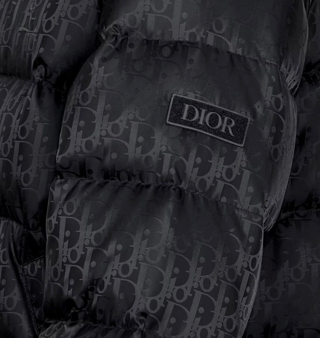 ''D'' Oblique Puffer